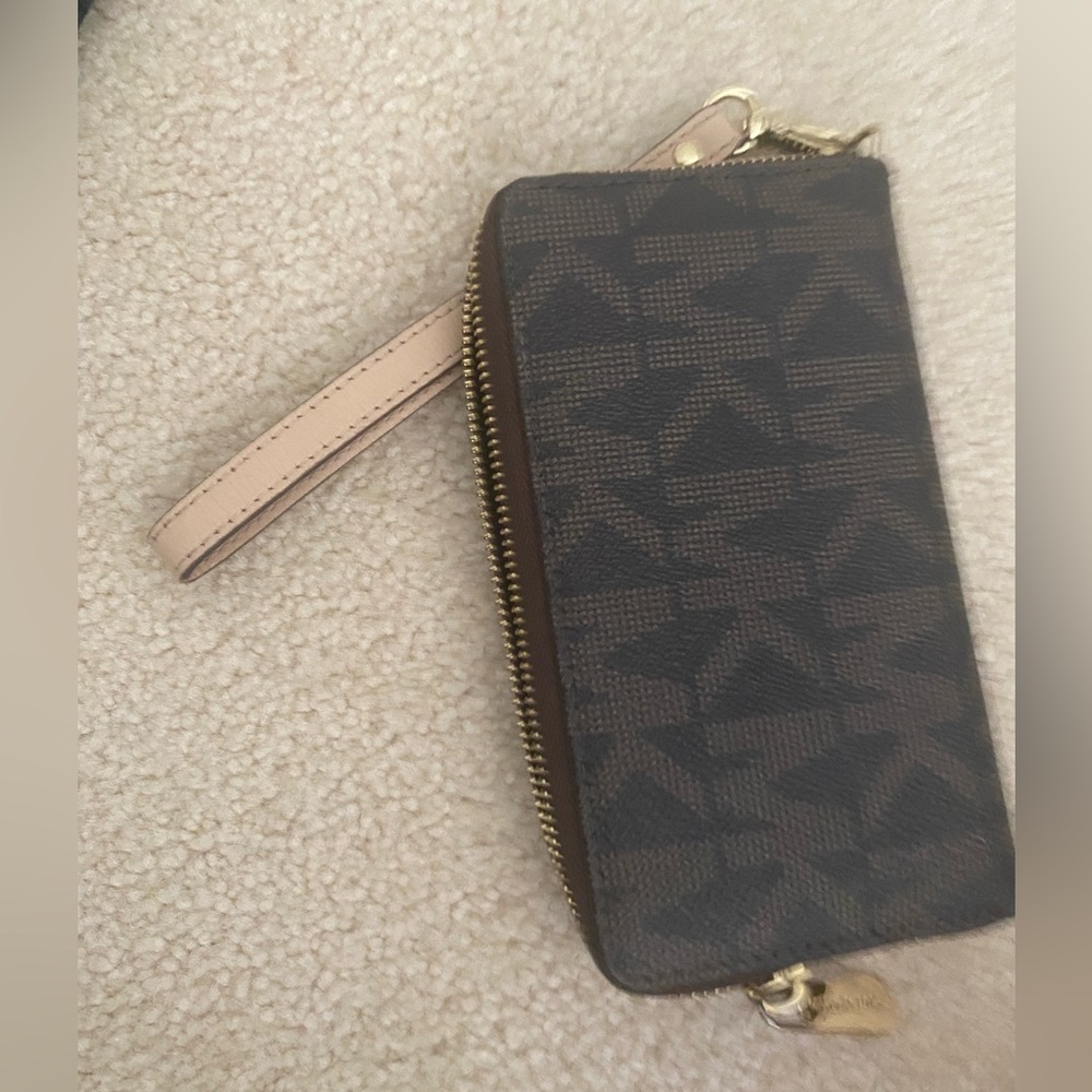 Micheal kors wallet
